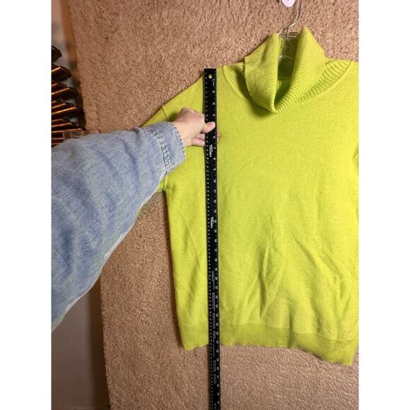 Free People Treasure 100% Cashmere Turtleneck Sweater Chartreuse Sz S Goblincore - Picture 11 of 16